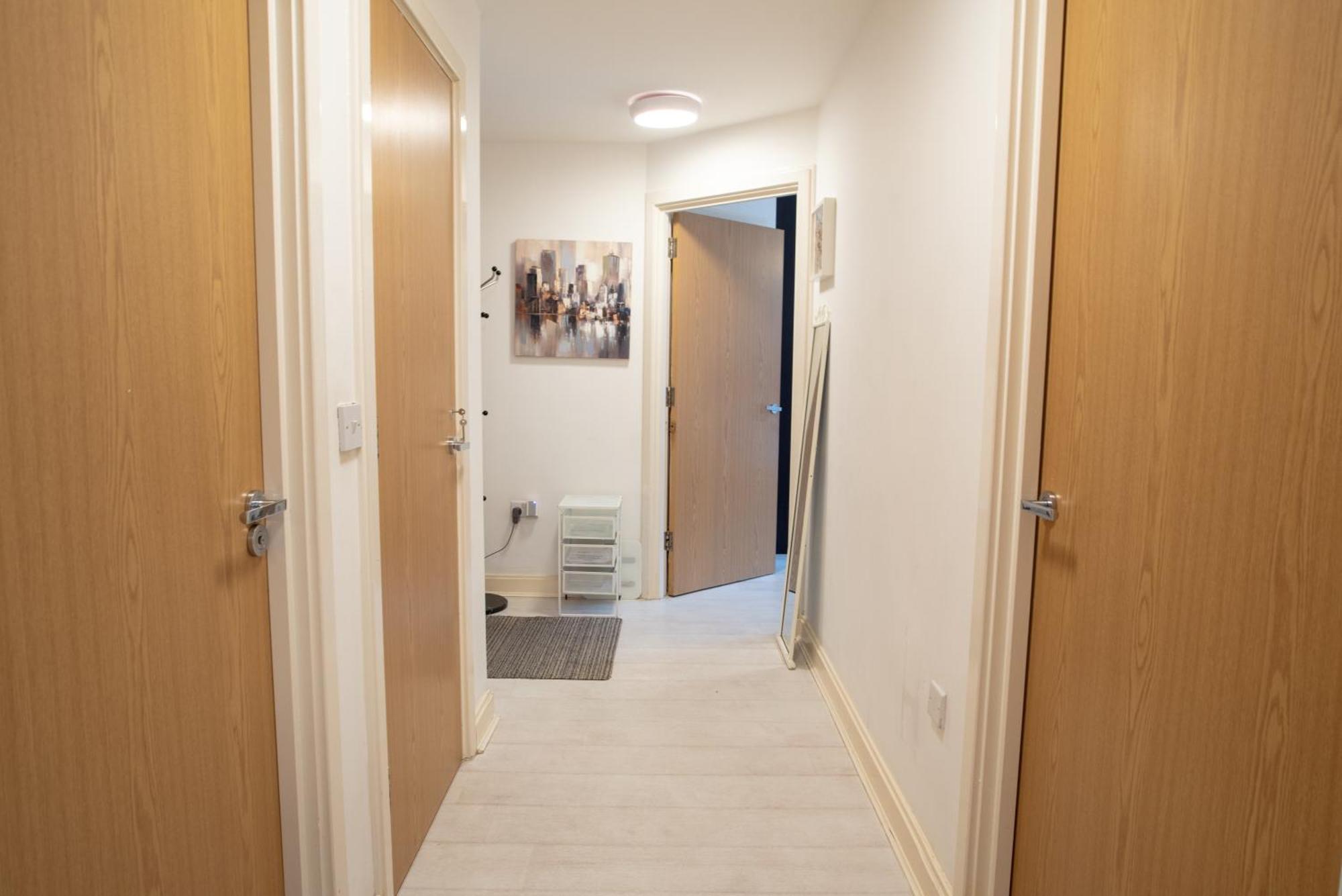 Two-Bedroom Luxury Apartment With Workspace, Free Secure Parking & Coffee Birmingham Exterior foto