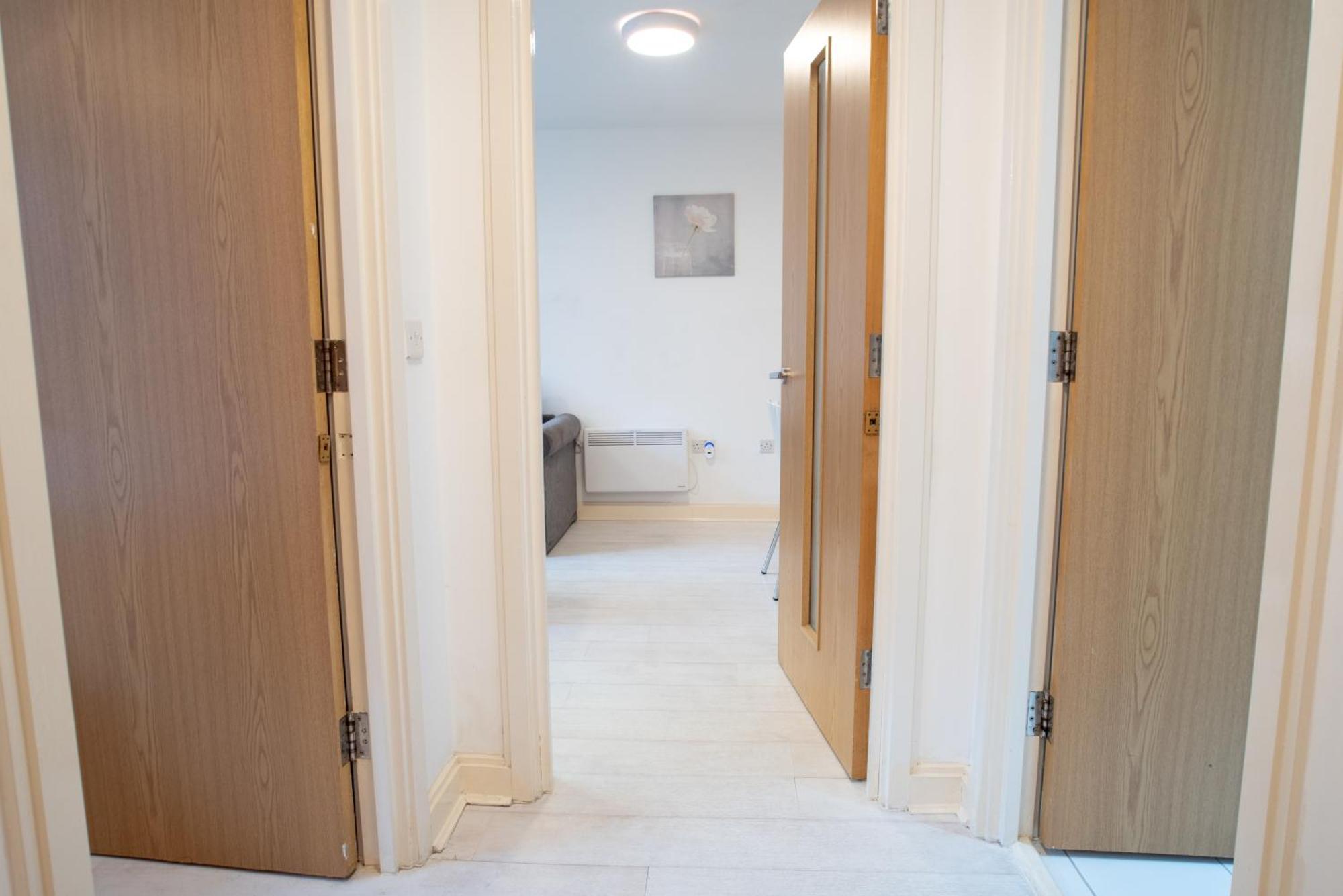 Two-Bedroom Luxury Apartment With Workspace, Free Secure Parking & Coffee Birmingham Exterior foto